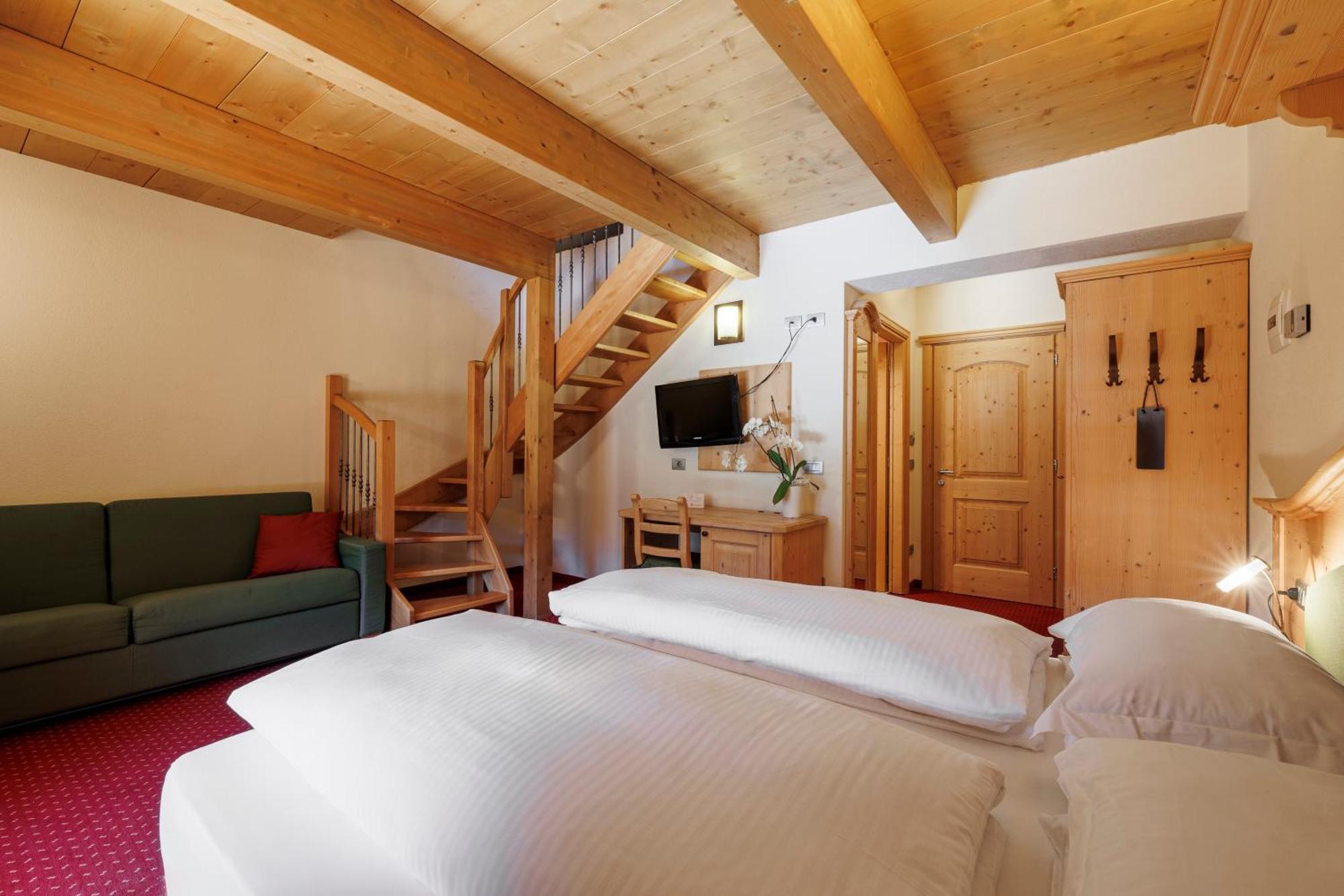 Hotel Miravalle Isolaccia Zewnętrze zdjęcie