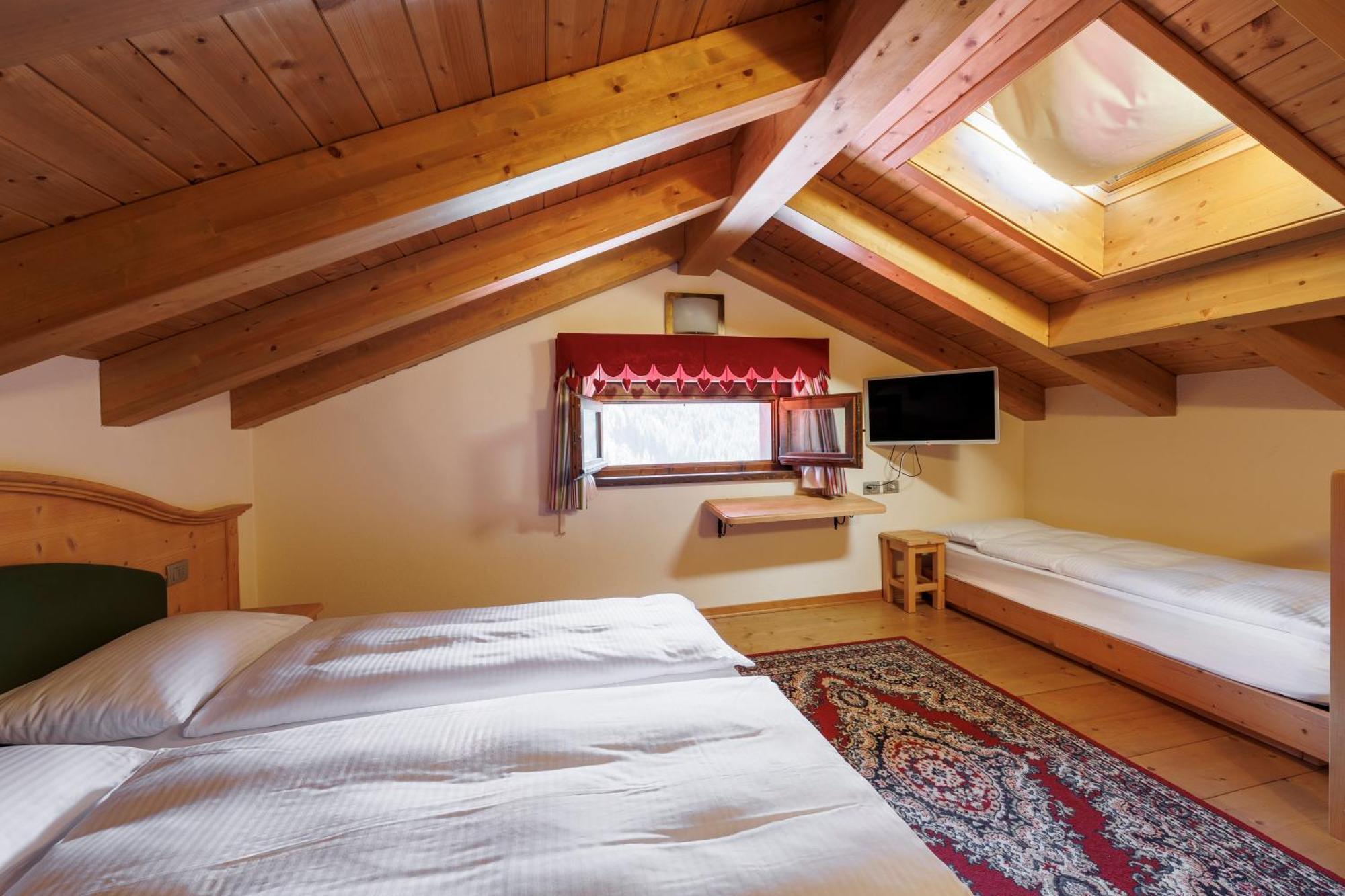 Hotel Miravalle Isolaccia Zewnętrze zdjęcie