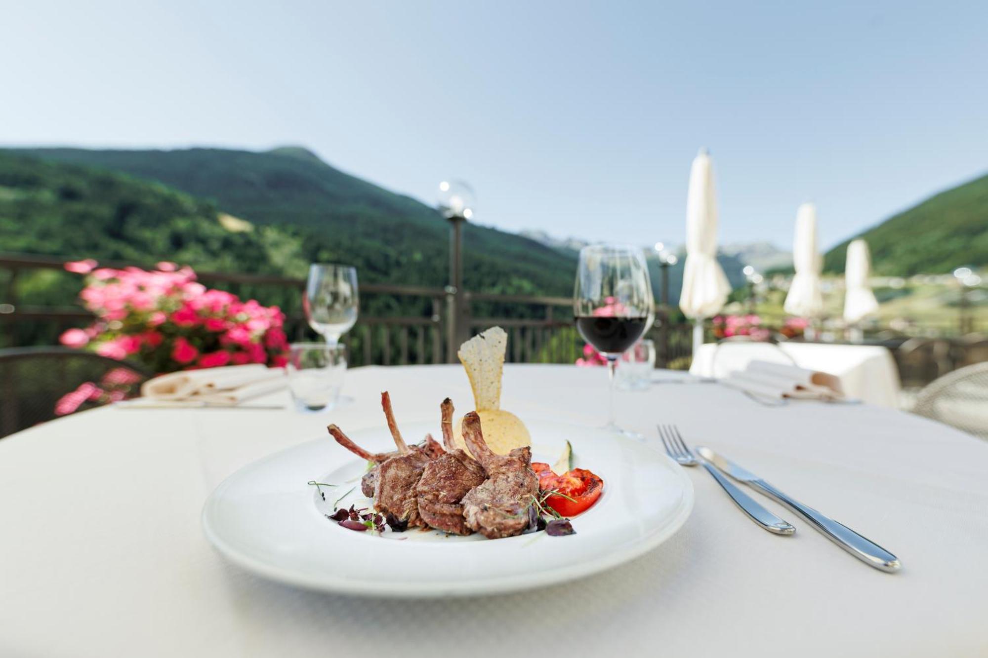Hotel Miravalle Isolaccia Zewnętrze zdjęcie